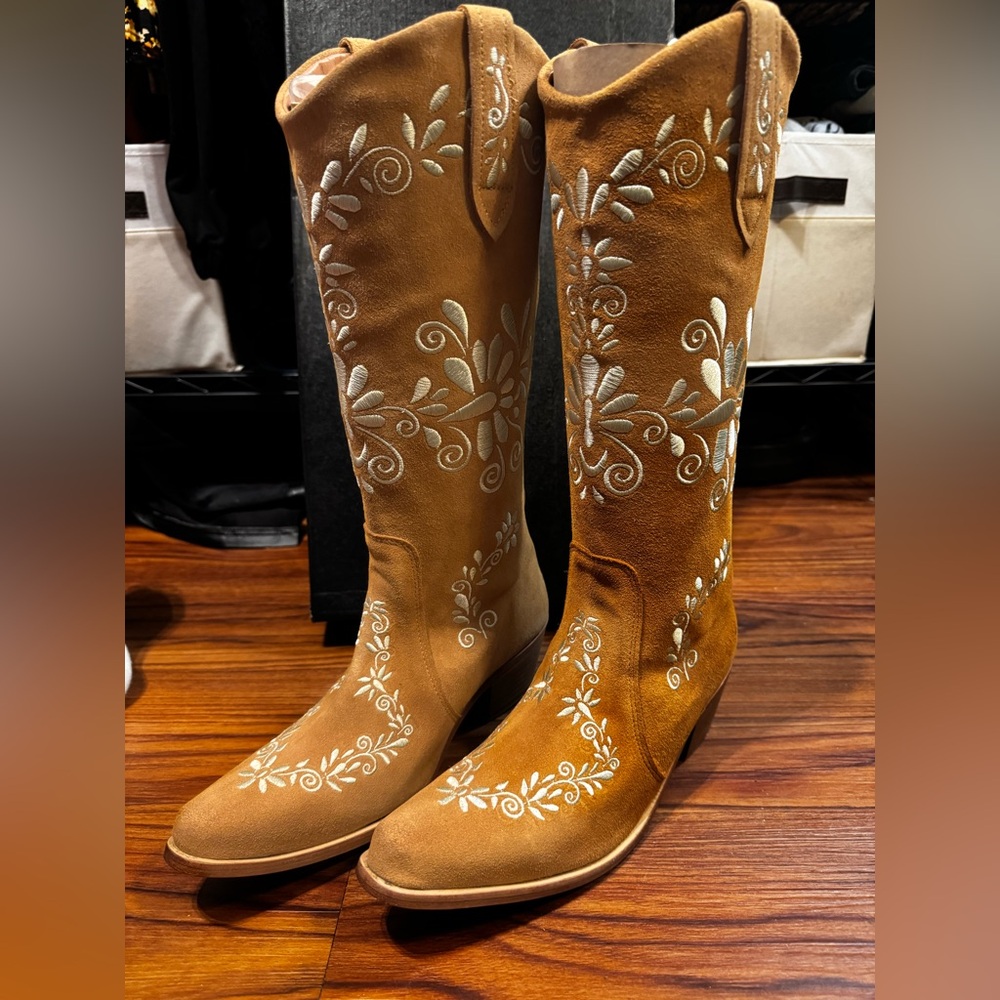 Agave Sand Colored Suede & Cream Embroidered Cowgirl Heeled Boots